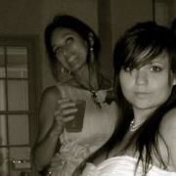 Meet your Posher, Leslie - Picture 1 of 1